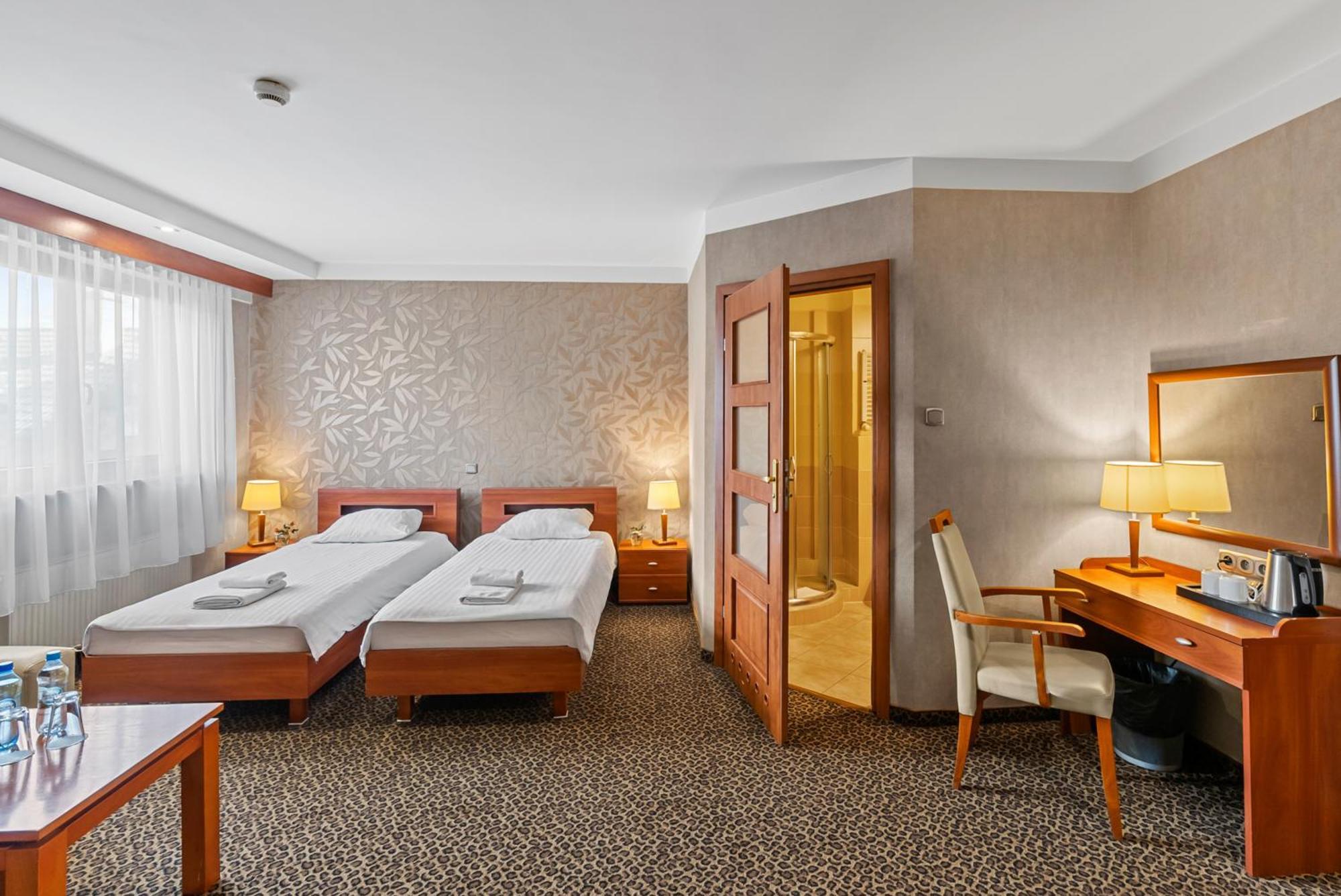 Hotel Diament Vacanza Katowice - Siemianowice Siemianowice Slaskie Exterior photo
