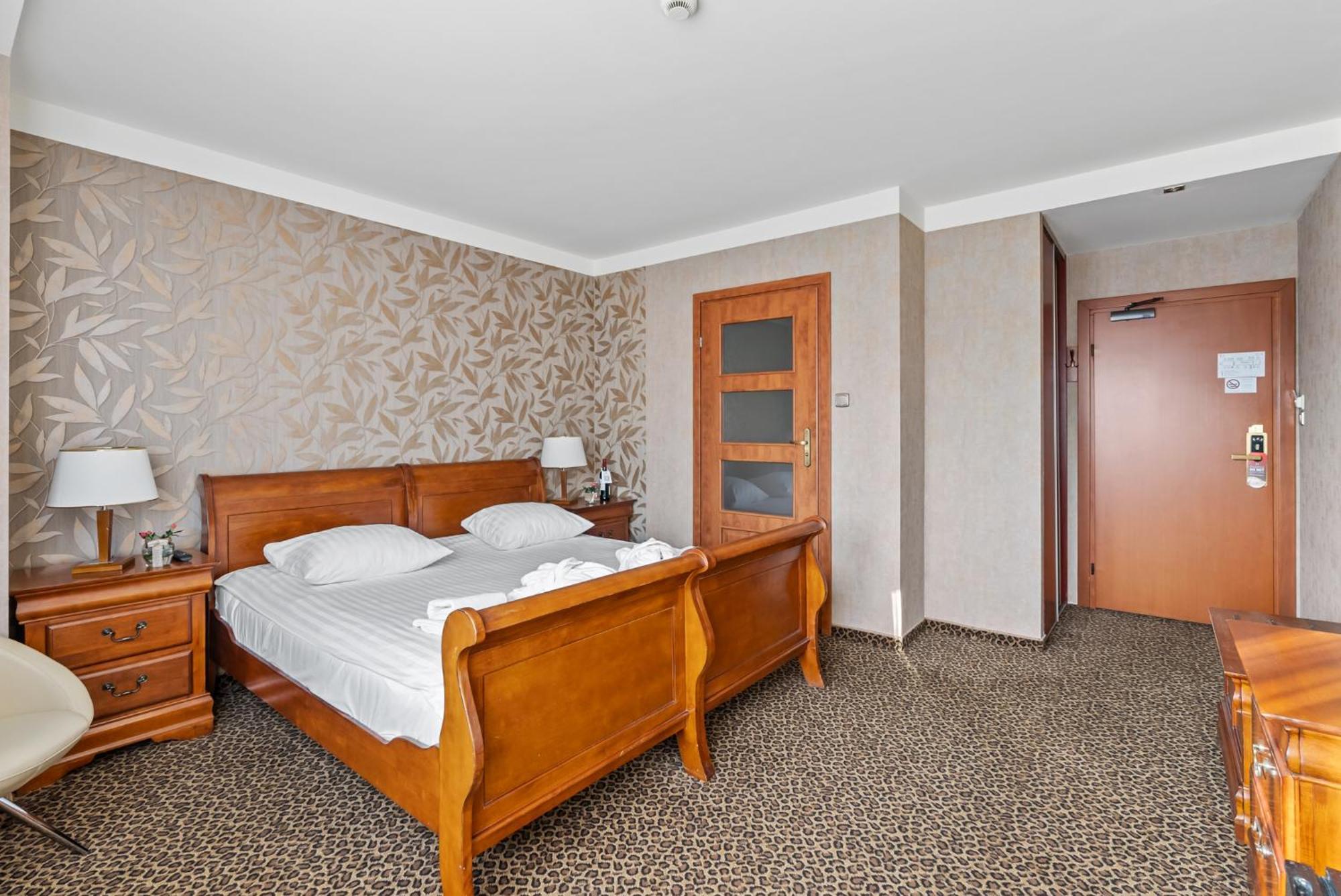 Hotel Diament Vacanza Katowice - Siemianowice Siemianowice Slaskie Exterior photo