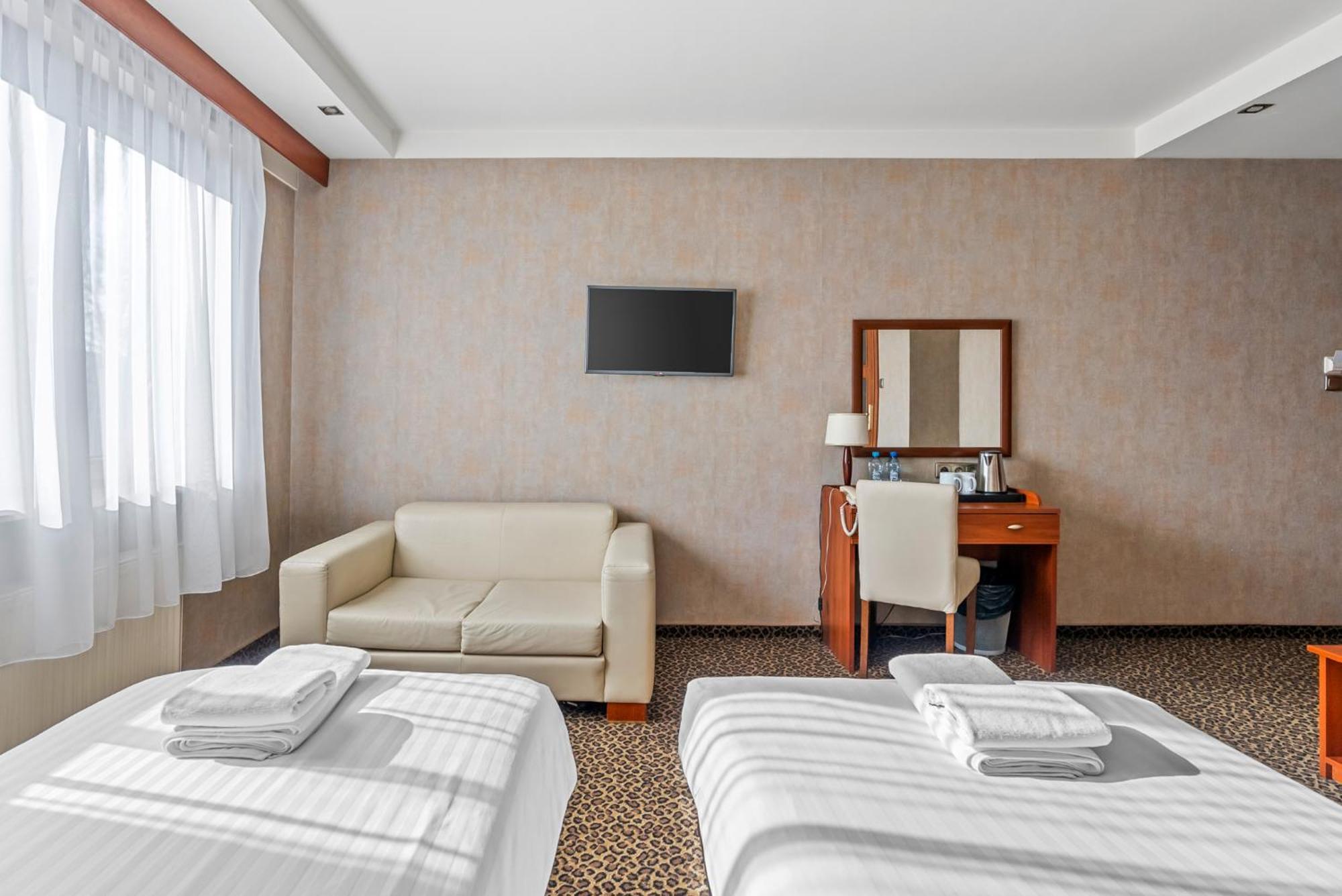 Hotel Diament Vacanza Katowice - Siemianowice Siemianowice Slaskie Exterior photo